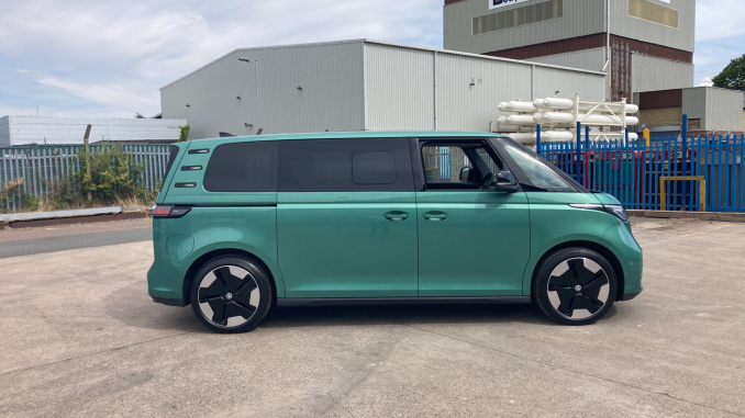 Volkswagen ID. Buzz 210kW Style Pro 86kWh 5dr LWB Auto [7St/Design+] Electric Estate - Image 4
